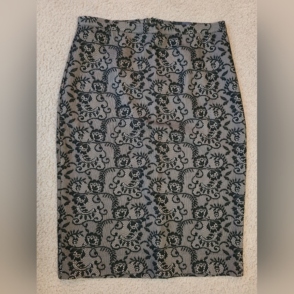 The Limited Lace Pencil skirt size 4
